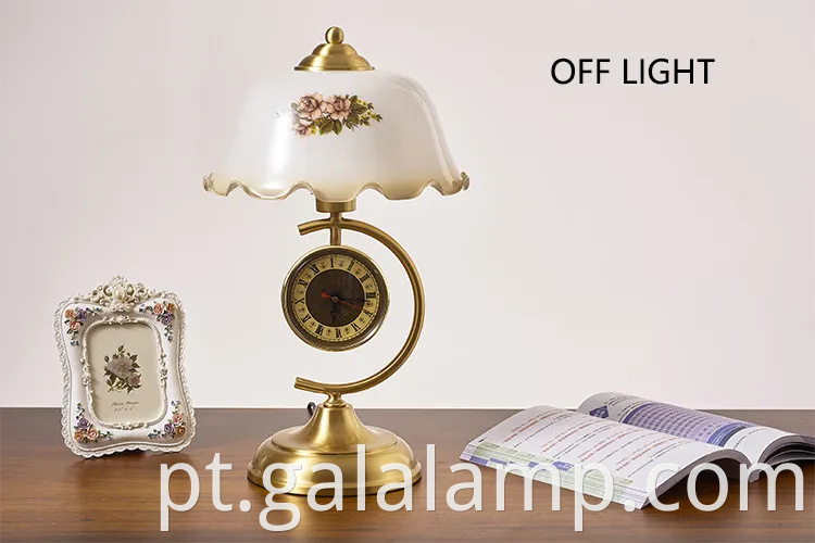 Retrô elegante sala de estudo europeia exibir iluminação de iluminação de flor lâmpada de mesa de mesa de metal de metal